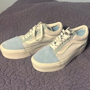 Vans Women's Cream and Light Blue Sneakers